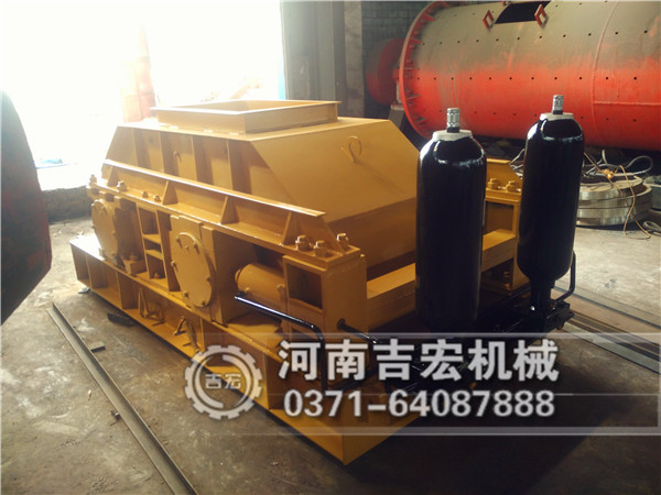 大型石頭粉碎機(jī)設(shè)備型號(hào)參數(shù)/圖片視頻！