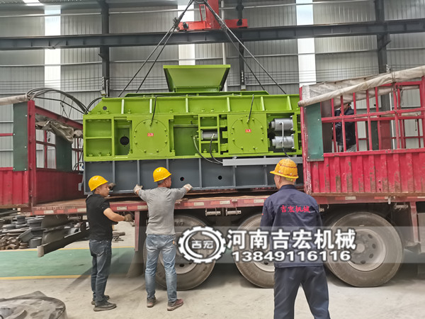雙齒輥破碎機 vs 傳統(tǒng)破碎設(shè)備：為何煤炭行業(yè)更青睞前者？